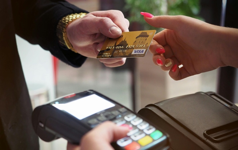 10 Keuntungan Punya Kartu Kredit