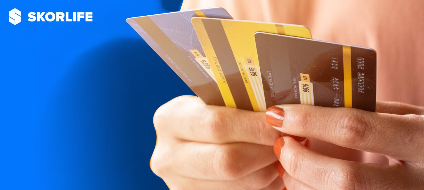 Lebih Baik Kartu Kredit atau Kartu Debit?