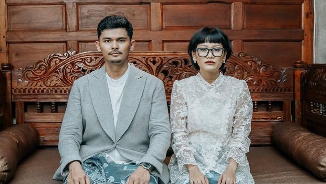 Aci Resti Ungkap Makna di Balik Seserahan Buku dan Pulpen